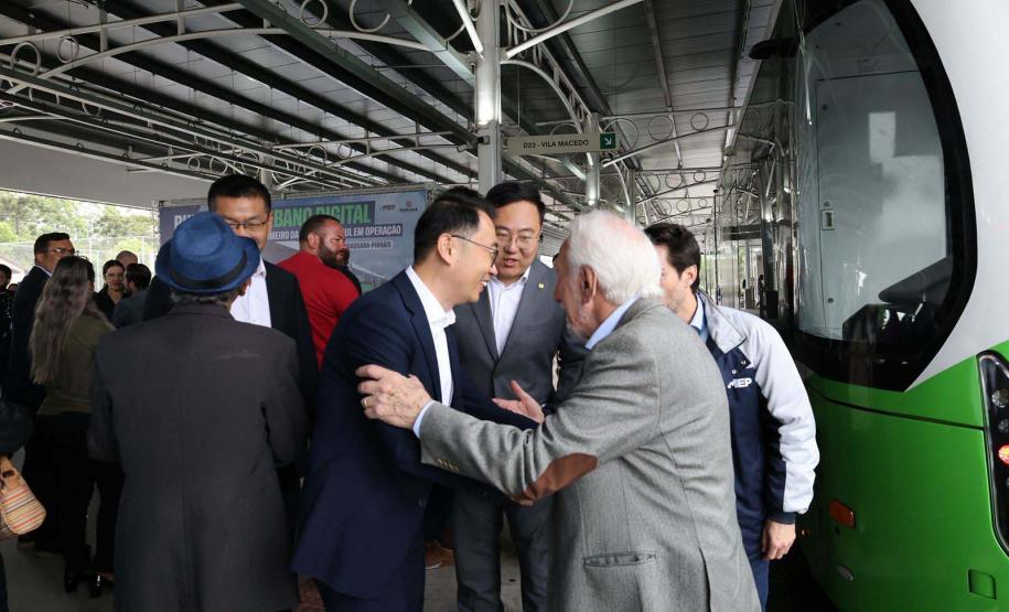 Primeiro na América do Sul: Bonde Urbano Digital começa a operar entre Pinhais e Piraquara