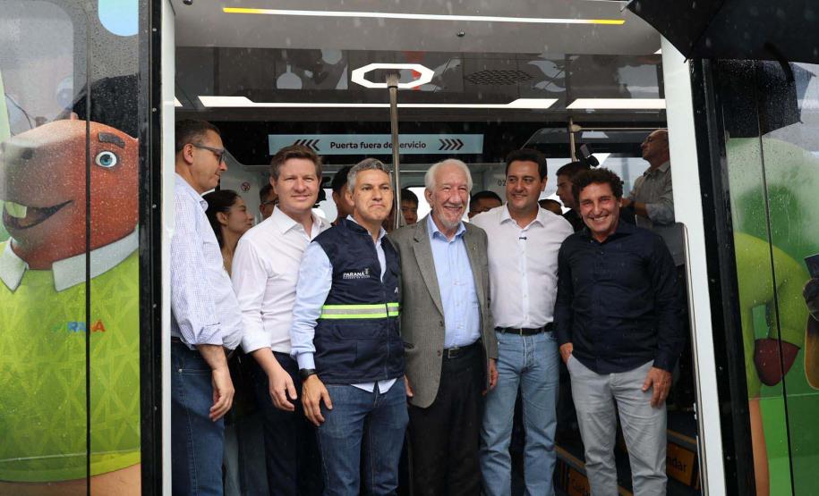 Primeiro na América do Sul: Bonde Urbano Digital começa a operar entre Pinhais e Piraquara