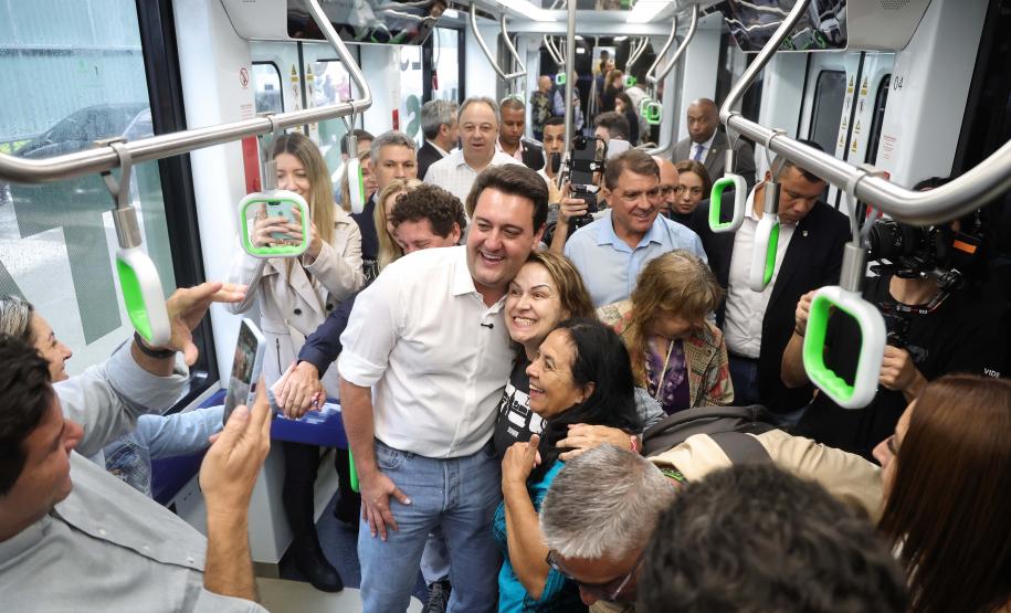 Primeiro na América do Sul: Bonde Urbano Digital começa a operar entre Pinhais e Piraquara