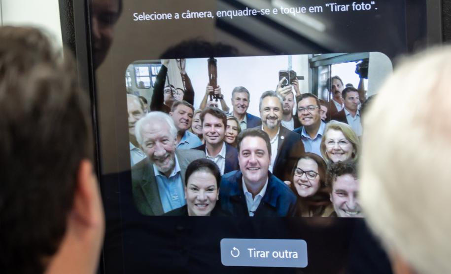 População se surpreende com tecnologia e aprova primeira viagem do Bonde Urbano Digital