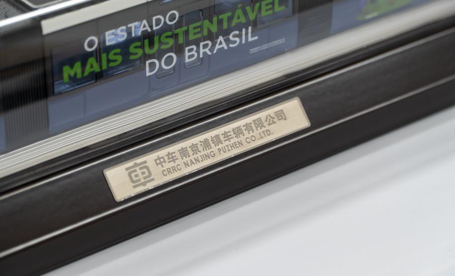 População se surpreende com tecnologia e aprova primeira viagem do Bonde Urbano Digital