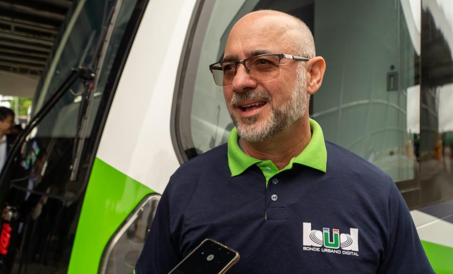 População se surpreende com tecnologia e aprova primeira viagem do Bonde Urbano Digital