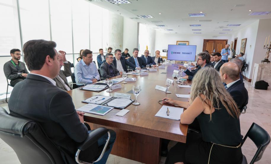 Estado discute cronograma e próximos passos da concessão do Canal da Galheta