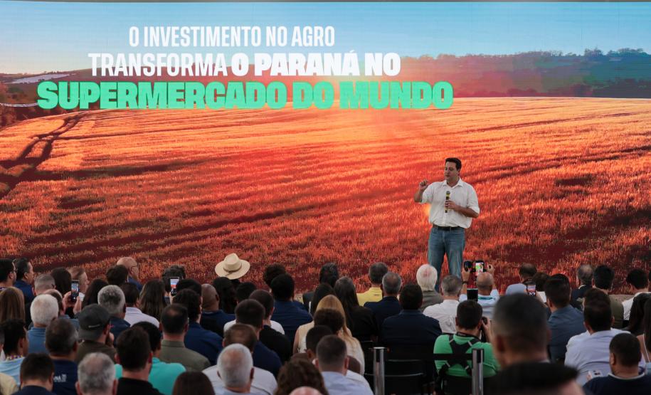 Ratinho Junior lança programas que levam energia mais potente e conectividade às propriedades rurais