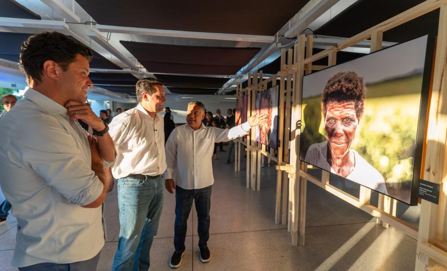Governador participa de abertura da mostra fotográfica “Instante do Olhar”, no MON