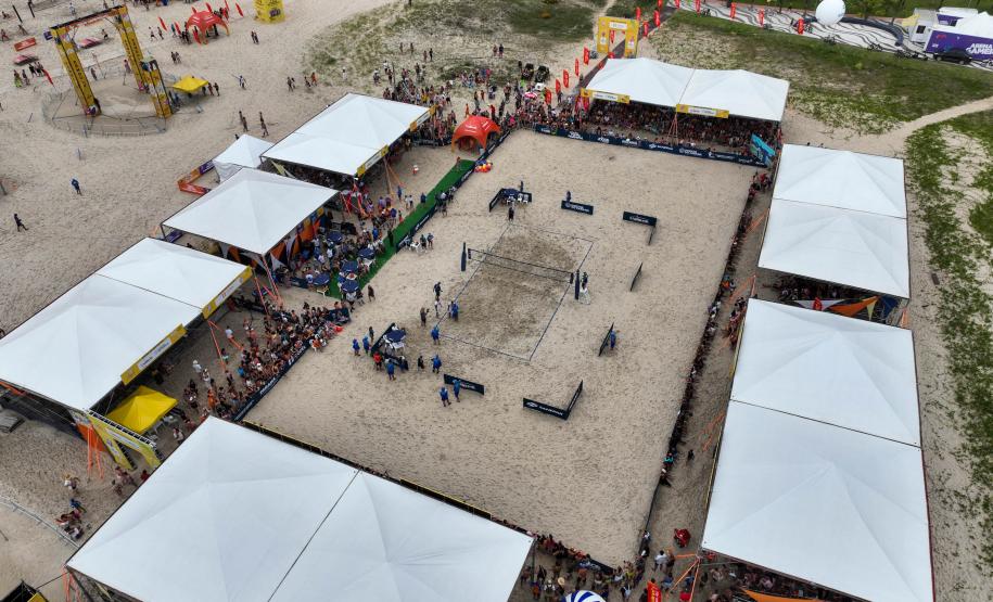 Desafio do Vôlei: campeões olímpicos levantam a torcida na Arena de Caiobá