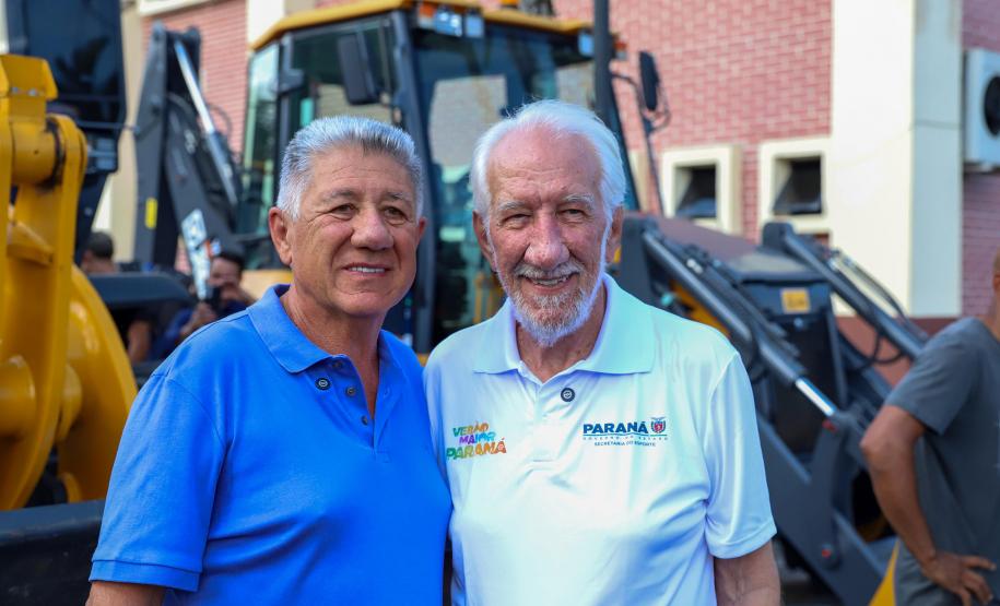 Governo do Estado entrega R$ 3,7 milhões em máquinas agrícolas para Matinhos