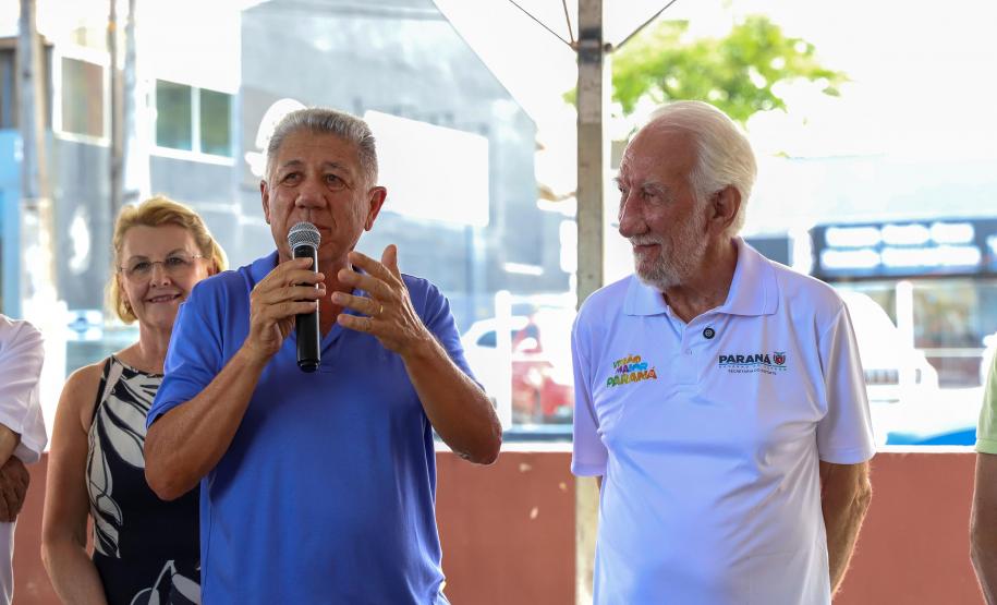 Governo do Estado entrega R$ 3,7 milhões em máquinas agrícolas para Matinhos