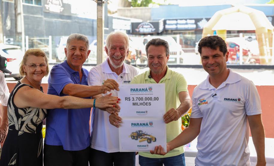 Governo do Estado entrega R$ 3,7 milhões em máquinas agrícolas para Matinhos