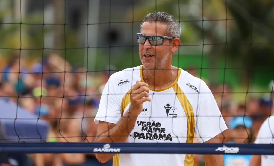 Desafio do Vôlei: campeões olímpicos levantam a torcida na Arena de Caiobá