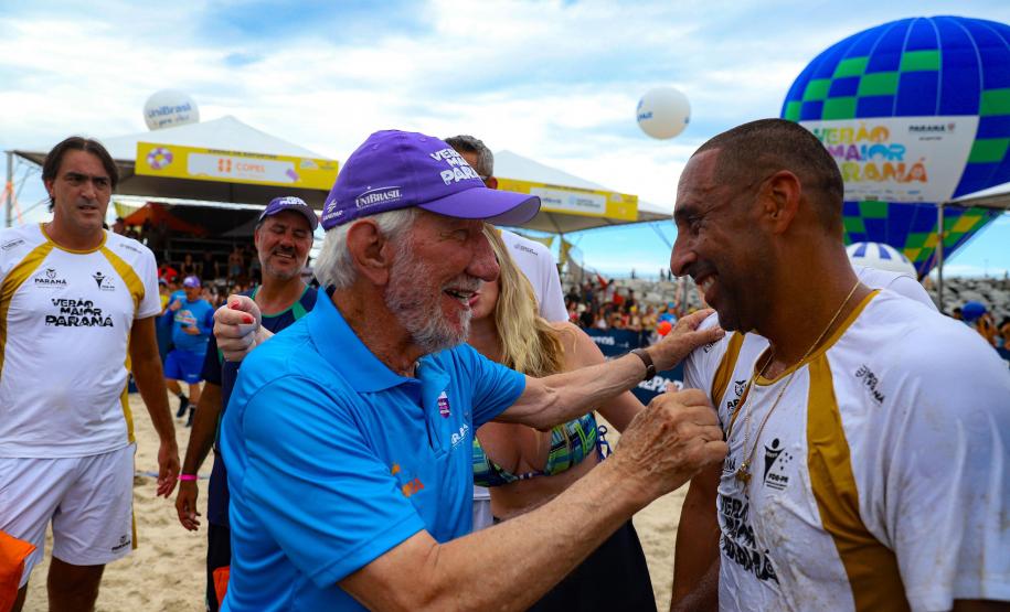 Desafio do Vôlei: campeões olímpicos levantam a torcida na Arena de Caiobá