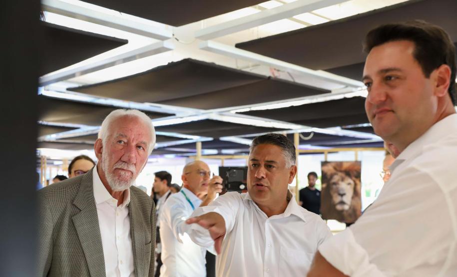 Governador participa de abertura da mostra fotográfica “Instante do Olhar”, no MON