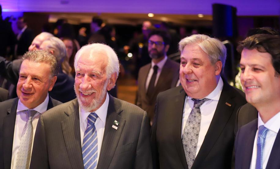 Piana participa da posse do novo presidente da Associação Comercial do Paraná