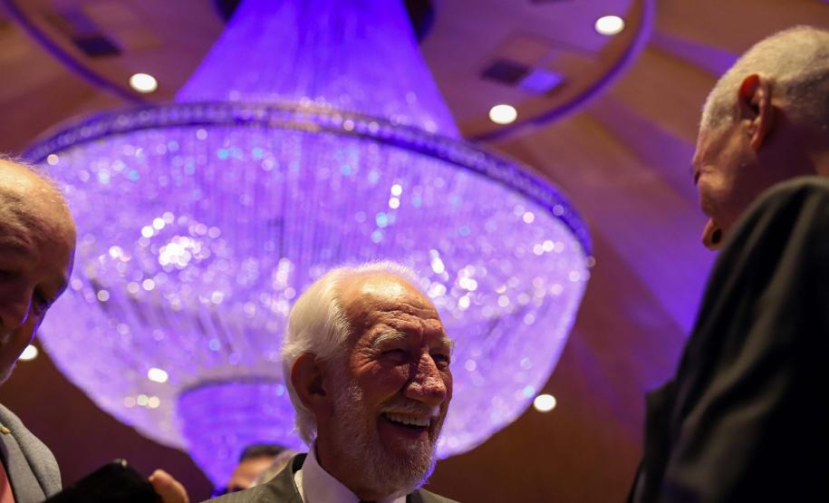 Piana participa da posse do novo presidente da Associação Comercial do Paraná