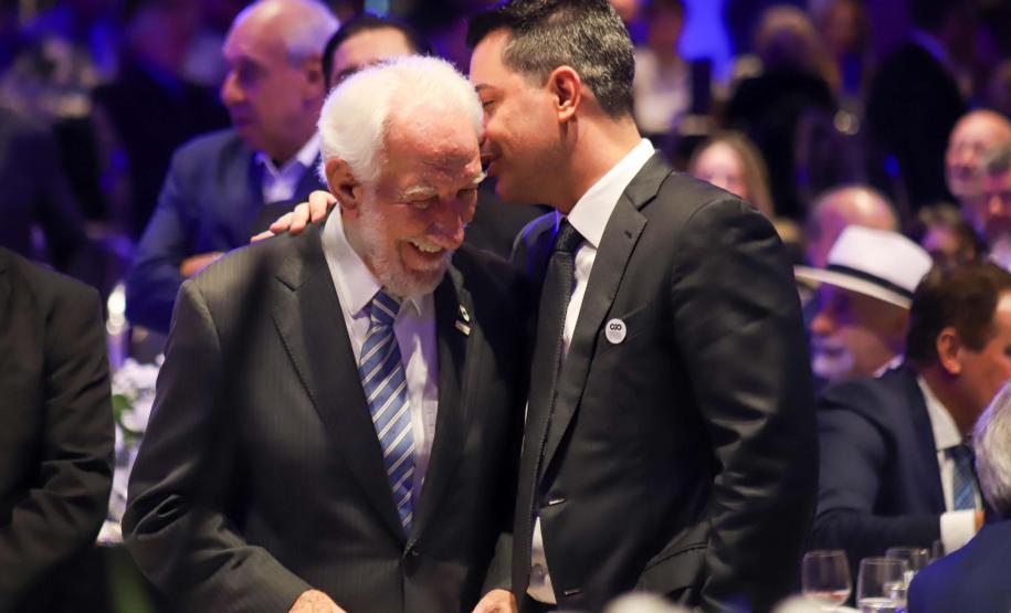 Piana participa da posse do novo presidente da Associação Comercial do Paraná