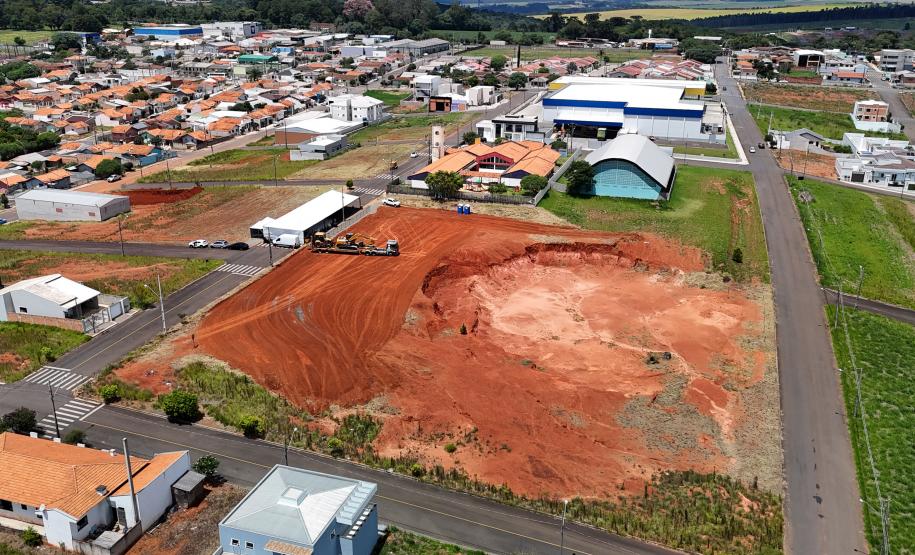 Primeiro da cidade: Estado assina ordem de serviço para construção do Hospital de Imbituva