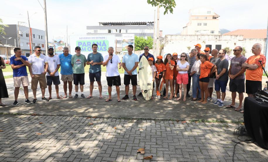 Estado inicia obras de escola de surfe para atender mais de 600 crianças no Litoral