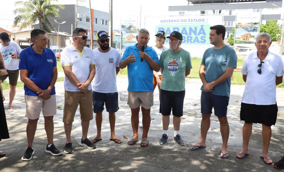 Estado inicia obras de escola de surfe para atender mais de 600 crianças no Litoral