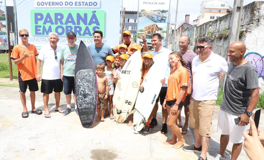 Estado inicia obras de escola de surfe para atender mais de 600 crianças no Litoral