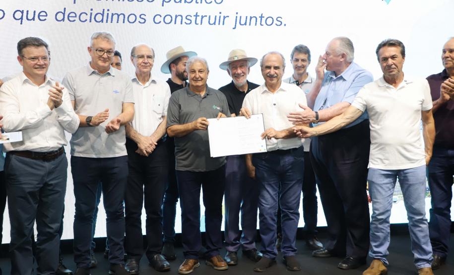 Piana assina Manifesto Ambição Regional para fortalecer desenvolvimento do Oeste