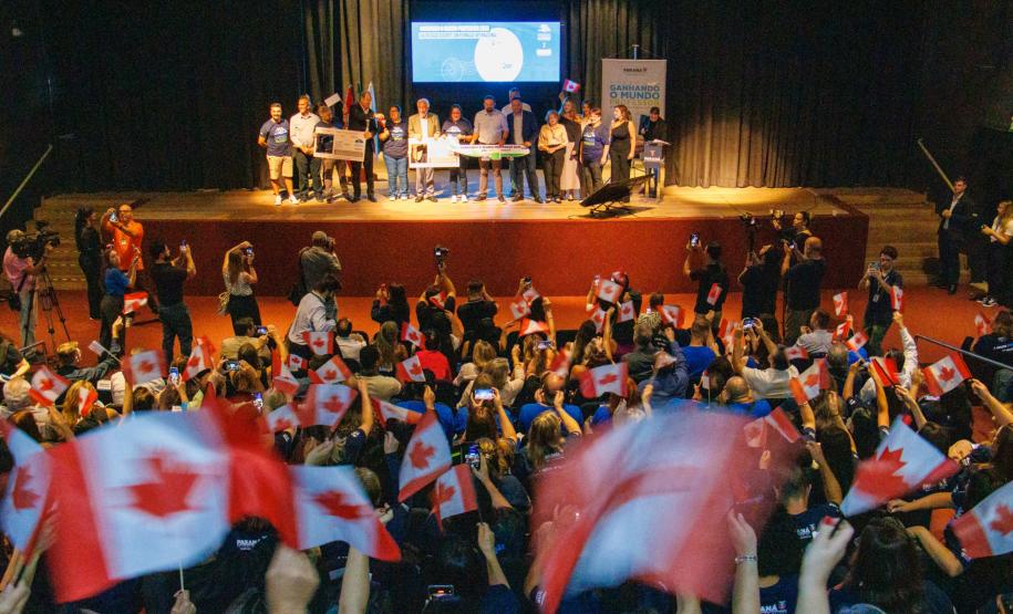 Paraná vai mandar mais 251 professores para intercâmbio internacional no Canadá
