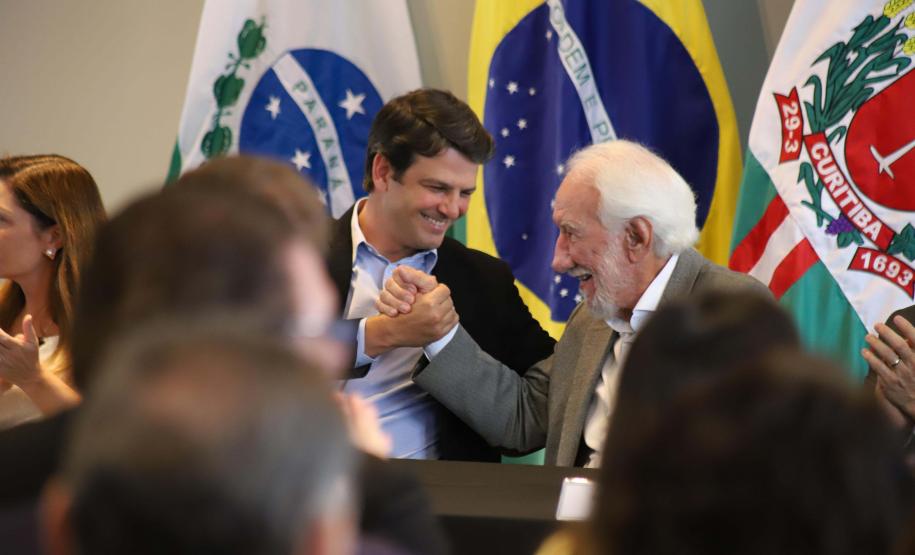 Com apoio do Estado, Natal de Curitiba cresce 35% em 2025 e movimenta R$ 722 milhões