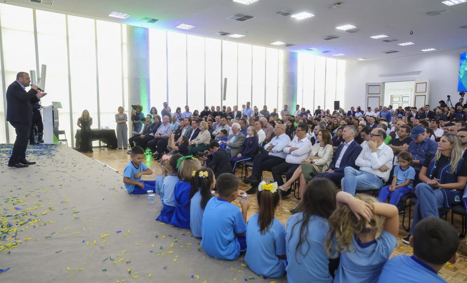 Estado lança 2ª fase do Programa Bons Olhos Paraná para atender mais 540 mil alunos