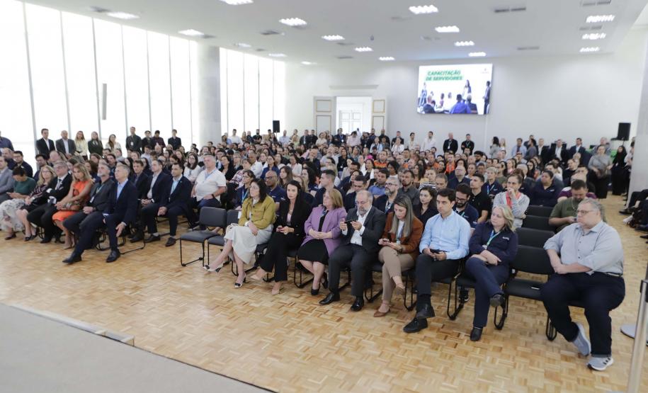 Estado vai capacitar dois mil servidores para atuarem em contratações públicas