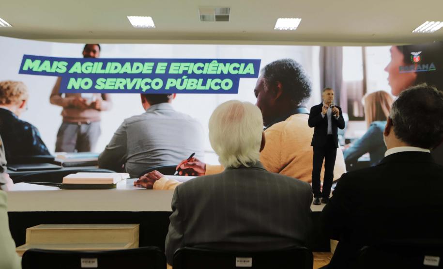 Estado vai capacitar dois mil servidores para atuarem em contratações públicas