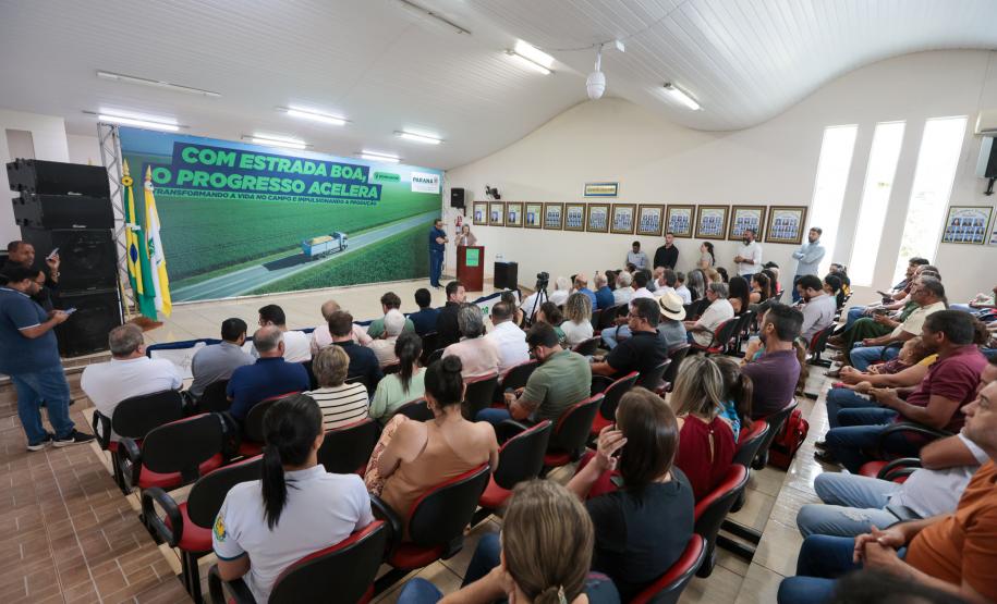 Estado libera R$ 49,9 milhões para pavimentar ruas urbanas e estradas rurais de Roncador