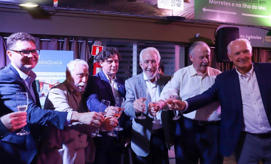 A lei 22.703/2025 foi sancionada em outubro do ano passado pelo Governo do Paraná. Ela inseriu no Calendário Oficial de Eventos do Estado do Paraná a data de 5 de fevereiro alusiva ao aniversário da inauguração da Estrada de Ferro Paranaguá – Curitiba.