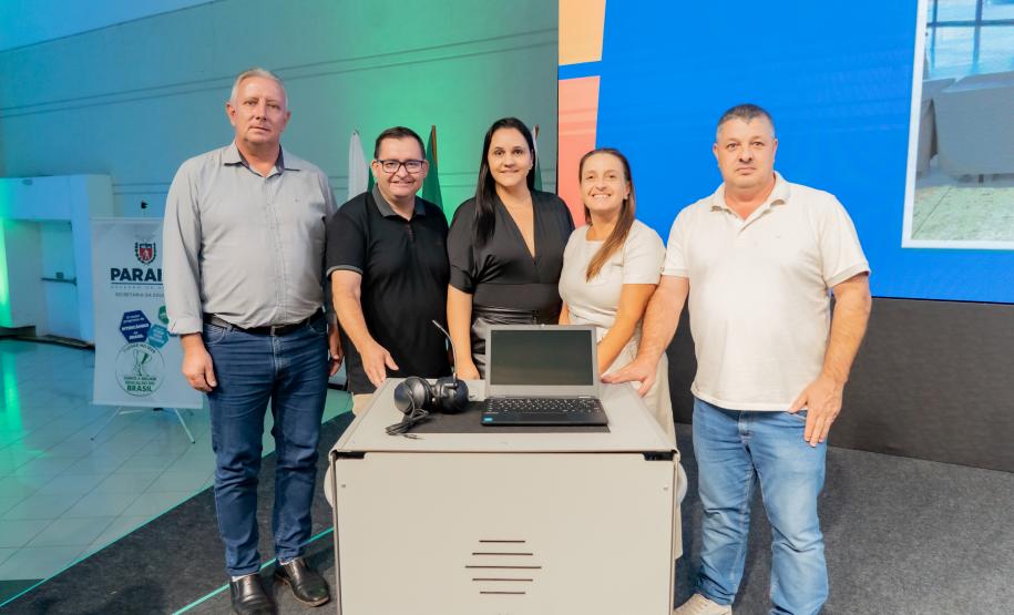 Estado anuncia R$ 63,5 milhões em kits tecnológicos para escolas municipais