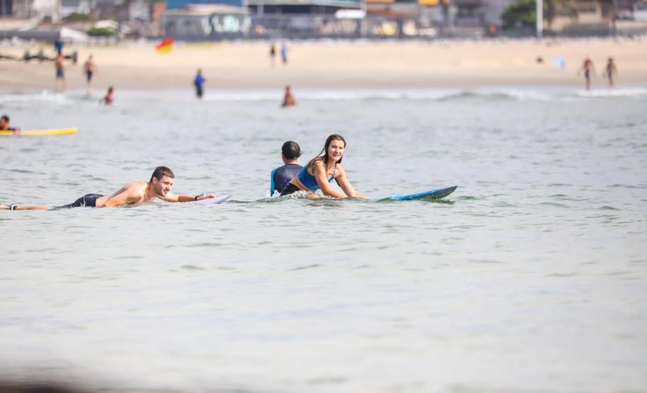 Estado inicia obras de escola de surfe para atender mais de 600 crianças no Litoral