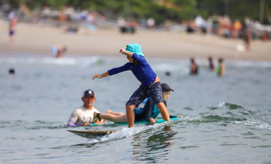Estado inicia obras de escola de surfe para atender mais de 600 crianças no Litoral