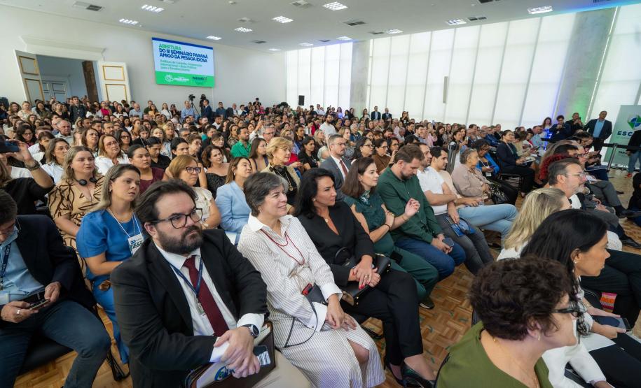 Paraná lança Cadastro do Cuidador e reforça cooperação em políticas para pessoa idosa