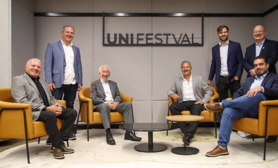 A UniFestval foi organizada em escolas temáticas, alinhadas aos pilares estratégicos do negócio, entre elas Escola do Encantamento, Escola do Varejo do Futuro, Escola do Crescimento, Escola da Qualidade e ESG, Escola do Cuidado, Escola do Acolhimento e Escola + Festval.