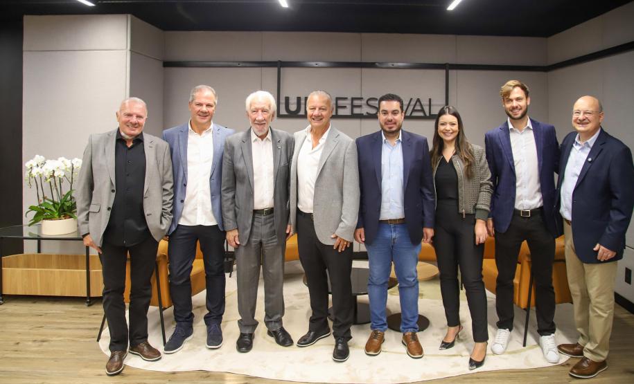 A UniFestval foi organizada em escolas temáticas, alinhadas aos pilares estratégicos do negócio, entre elas Escola do Encantamento, Escola do Varejo do Futuro, Escola do Crescimento, Escola da Qualidade e ESG, Escola do Cuidado, Escola do Acolhimento e Escola + Festval.