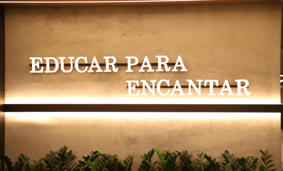 A UniFestval foi organizada em escolas temáticas, alinhadas aos pilares estratégicos do negócio, entre elas Escola do Encantamento, Escola do Varejo do Futuro, Escola do Crescimento, Escola da Qualidade e ESG, Escola do Cuidado, Escola do Acolhimento e Escola + Festval.