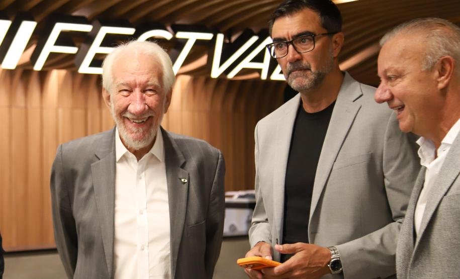 A UniFestval foi organizada em escolas temáticas, alinhadas aos pilares estratégicos do negócio, entre elas Escola do Encantamento, Escola do Varejo do Futuro, Escola do Crescimento, Escola da Qualidade e ESG, Escola do Cuidado, Escola do Acolhimento e Escola + Festval.