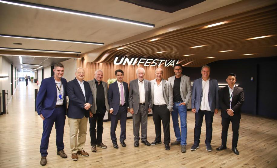 A UniFestval foi organizada em escolas temáticas, alinhadas aos pilares estratégicos do negócio, entre elas Escola do Encantamento, Escola do Varejo do Futuro, Escola do Crescimento, Escola da Qualidade e ESG, Escola do Cuidado, Escola do Acolhimento e Escola + Festval.