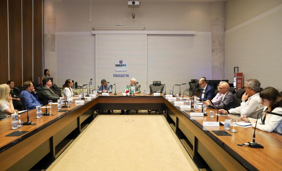 Piana debate com embaixador do México ampliação de parcerias bilaterais