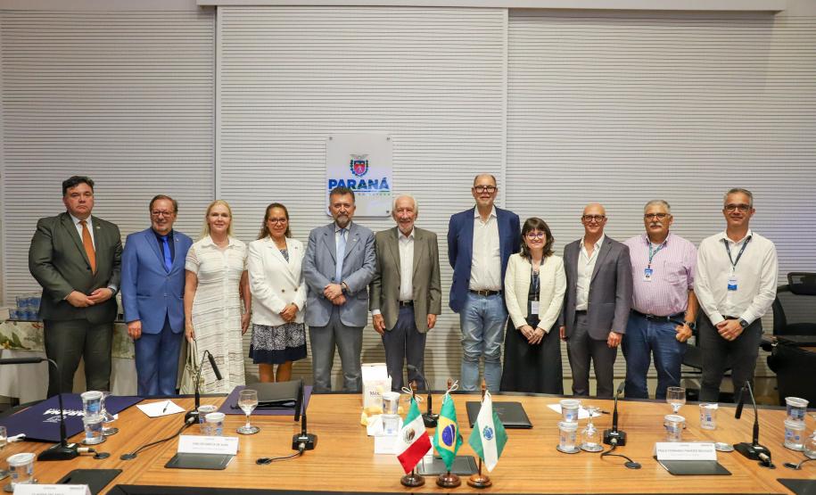 Piana debate com embaixador do México ampliação de parcerias bilaterais