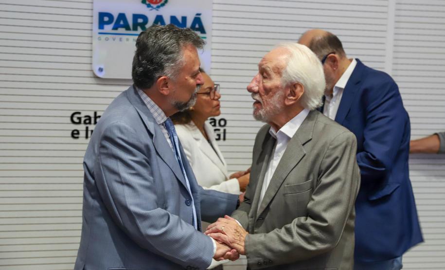 Piana debate com embaixador do México ampliação de parcerias bilaterais