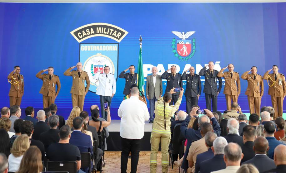 Casa Militar do Paraná celebra 98 anos com entrega de medalhas a civis e militares