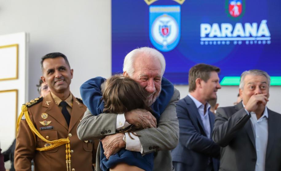 Casa Militar do Paraná celebra 98 anos com entrega de medalhas a civis e militares