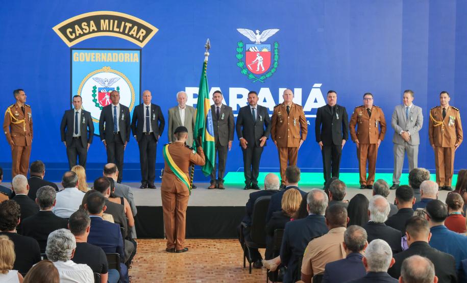 Casa Militar do Paraná celebra 98 anos com entrega de medalhas a civis e militares