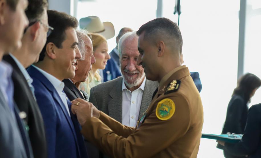 Casa Militar do Paraná celebra 98 anos com entrega de medalhas a civis e militares