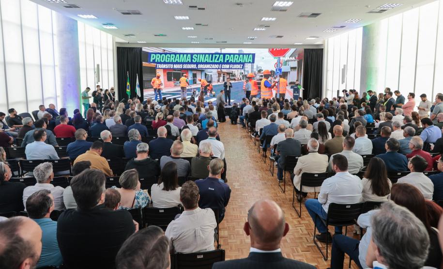 Estado autoriza R$ 183 milhões para reforçar sinalização urbana nos 399 municípios