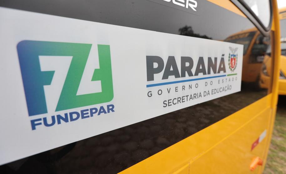 Estado inicia entrega de 687 ônibus escolares para 340 municípios