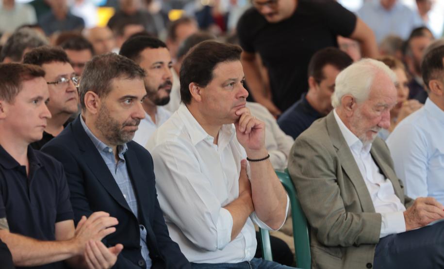 Estado inicia entrega de 687 ônibus escolares para 340 municípios